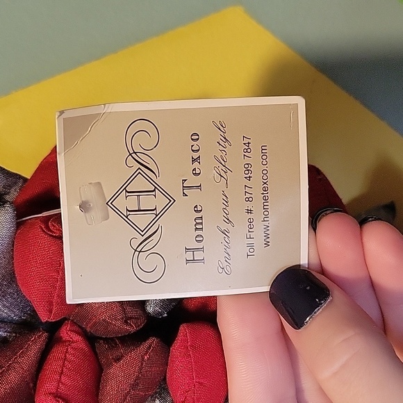 Nwt Home Texco Unique Red and Gray Textured Pillow Cover 18" × 18" - Picture 3 of 12